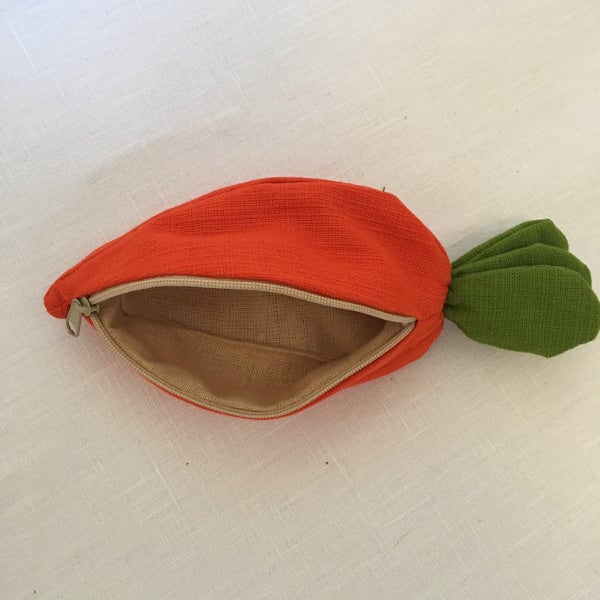 🎁Easter Special - 49% OFF🐇🎁 Hide-and-Seek Bunnies in Carrot Pouch